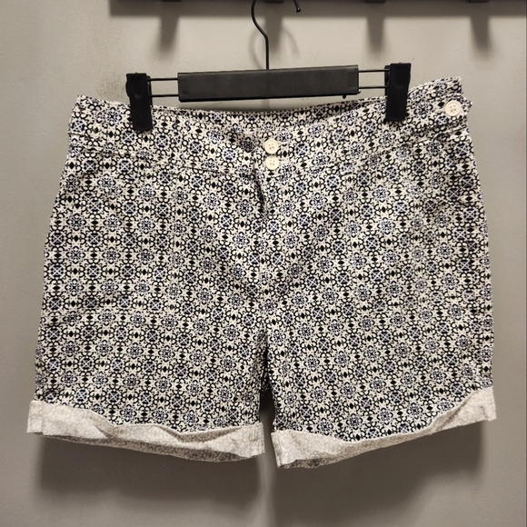 NWOT Womens Shorts Sz 10 - Picture 1 of 4